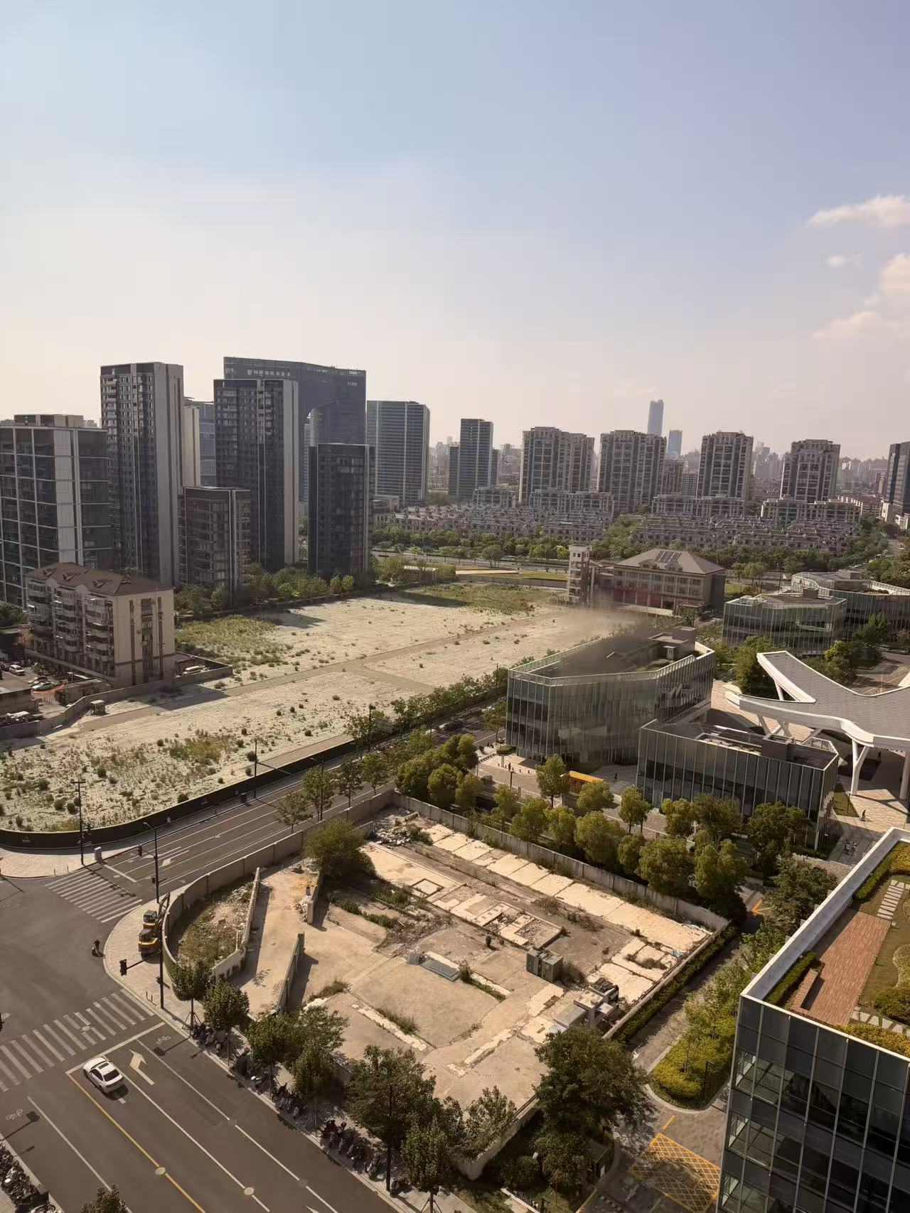 网易大厦窗外城市景观